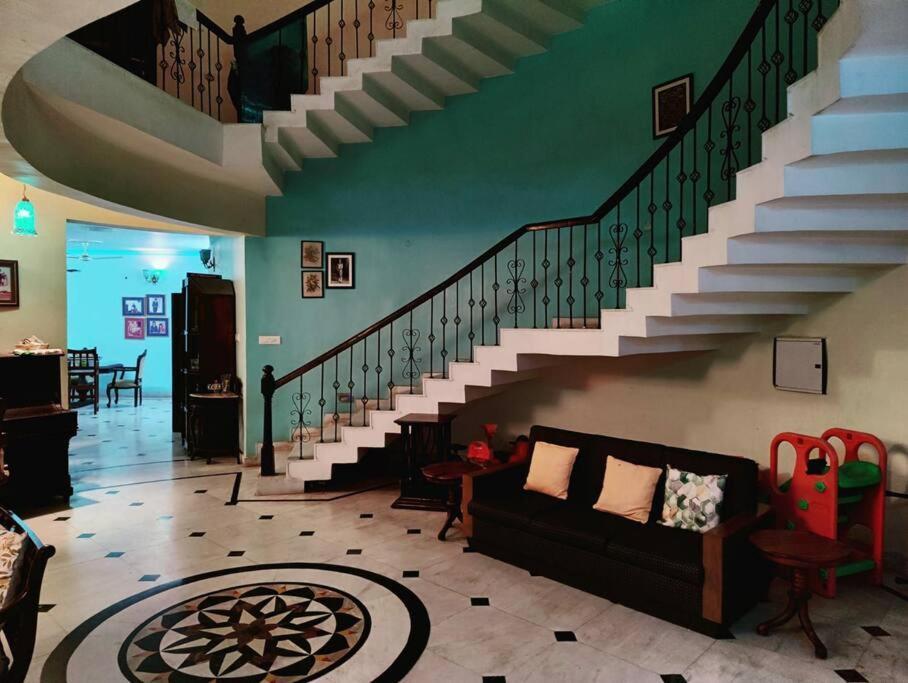 Basti House - Boutique Homestay Лакнау Екстериор снимка